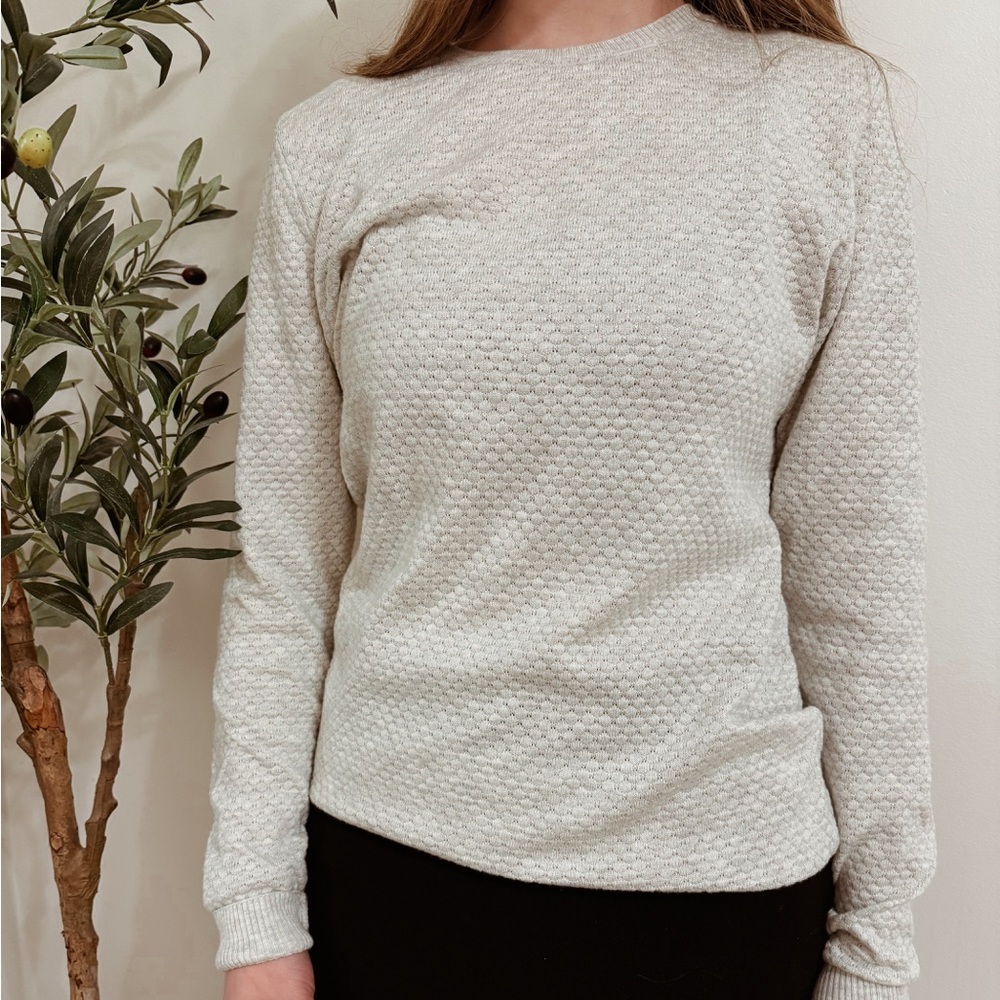 Simple cream sweater 🤍